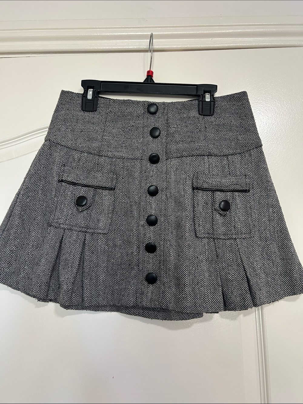 Herringbone Button-Front Pleated Mini Skirt - Gray